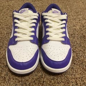 Nike dunks size 8.5 purple and white